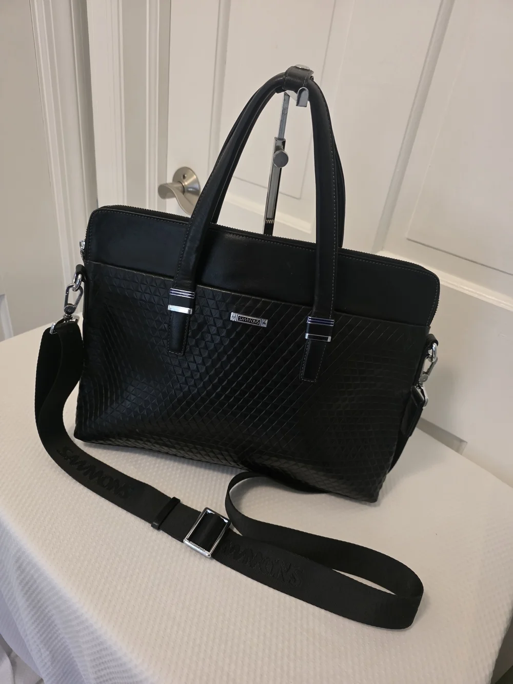 Sammons Black Quilted Professional Laptop Bag with Shoulder Strap